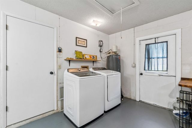 8425 SAINT GILES COURT, Zephyrhills, FL 33541