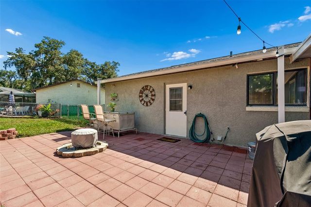 8425 SAINT GILES COURT, Zephyrhills, FL 33541