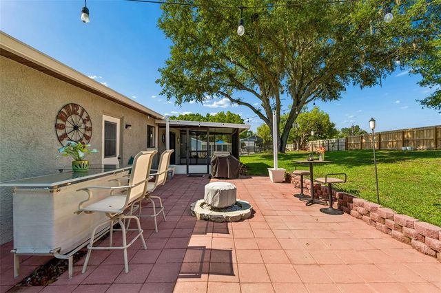 8425 SAINT GILES COURT, Zephyrhills, FL 33541