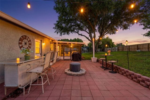 8425 SAINT GILES COURT, Zephyrhills, FL 33541
