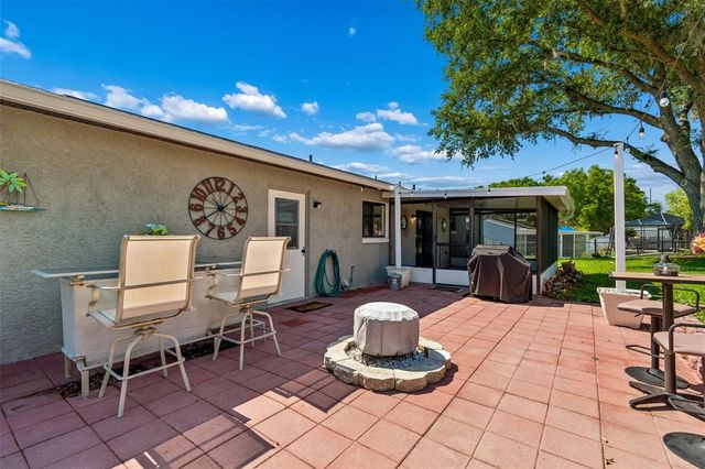 8425 SAINT GILES COURT, Zephyrhills, FL 33541