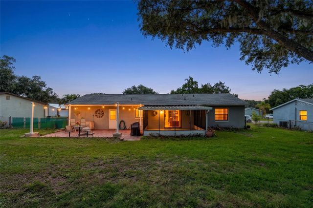 8425 SAINT GILES COURT, Zephyrhills, FL 33541