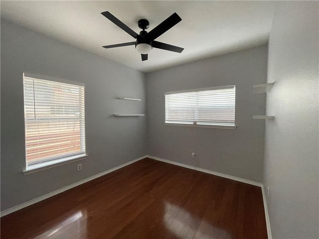 2007 E 10th ST A, Austin, TX 78702