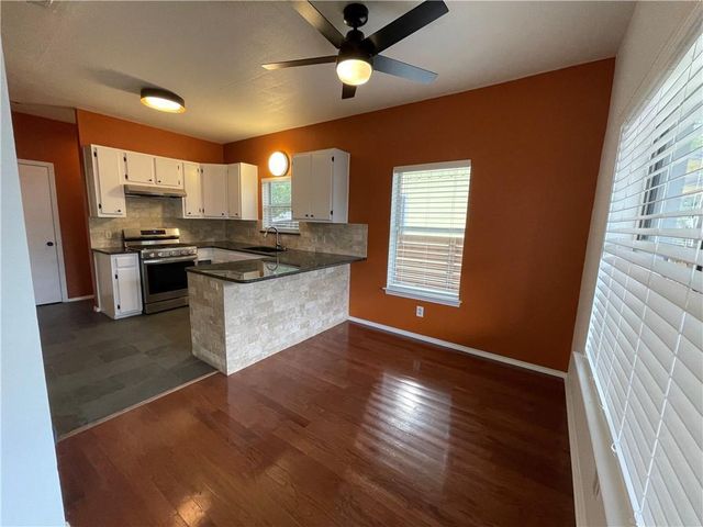 2007 E 10th ST A, Austin, TX 78702