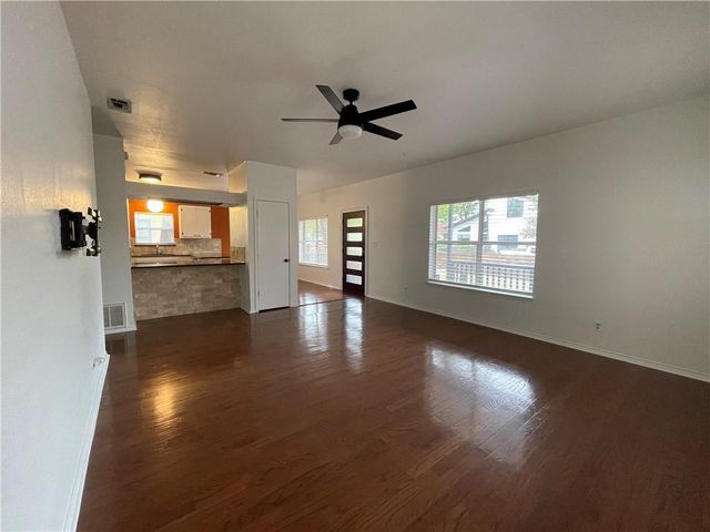 2007 E 10th ST A, Austin, TX 78702