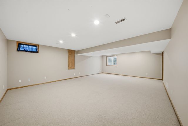 785 SE Bobwhite Lane, Waukee, IA 50263