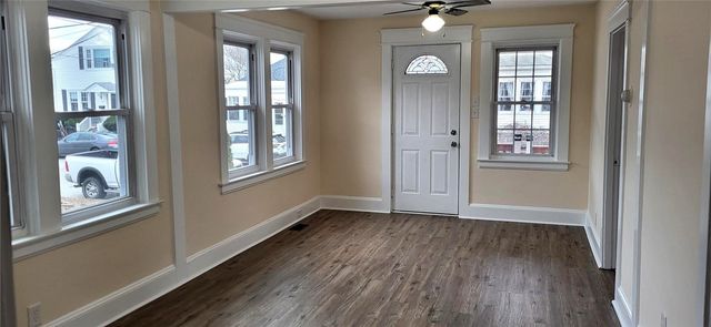 35 Transit Street, Warwick, RI 02889