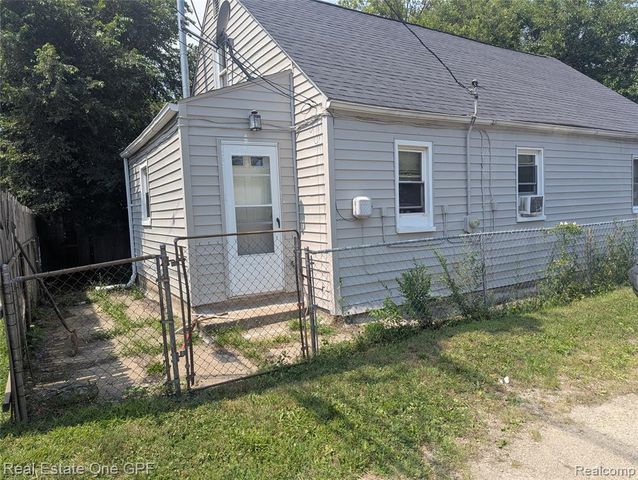 7052 Rivard Avenue, Warren, MI 48091