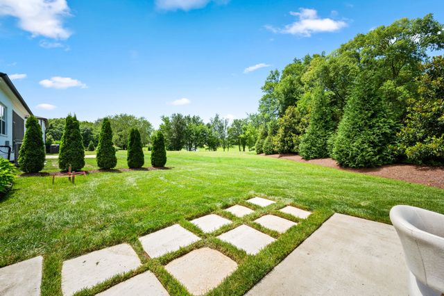 5726 Willoughby Way, Murfreesboro, TN 37129