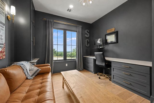 169 Golden Eagle LN, Dripping Springs, TX 78620