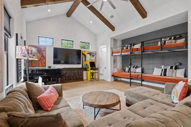 169 Golden Eagle LN, Dripping Springs, TX 78620