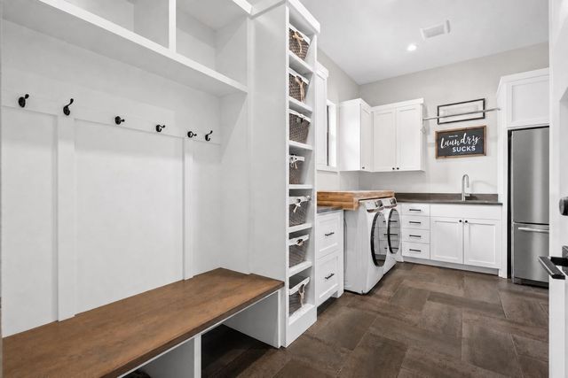 169 Golden Eagle LN, Dripping Springs, TX 78620
