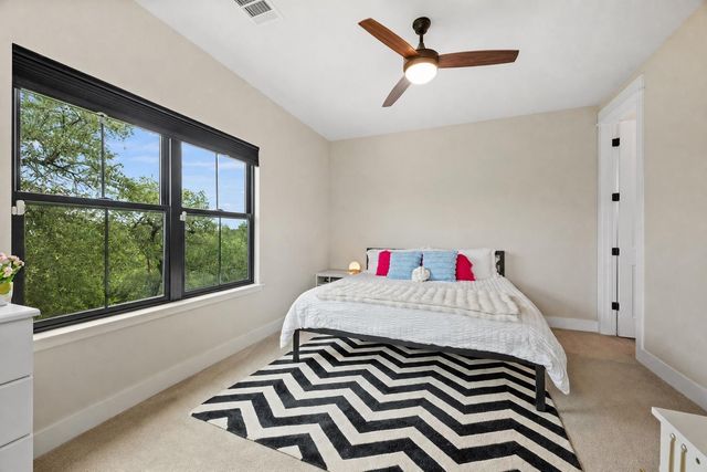 169 Golden Eagle LN, Dripping Springs, TX 78620