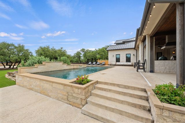 169 Golden Eagle LN, Dripping Springs, TX 78620