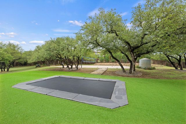 169 Golden Eagle LN, Dripping Springs, TX 78620