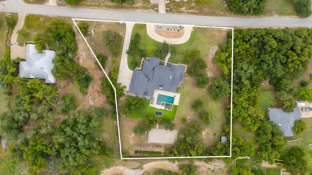 169 Golden Eagle LN, Dripping Springs, TX 78620