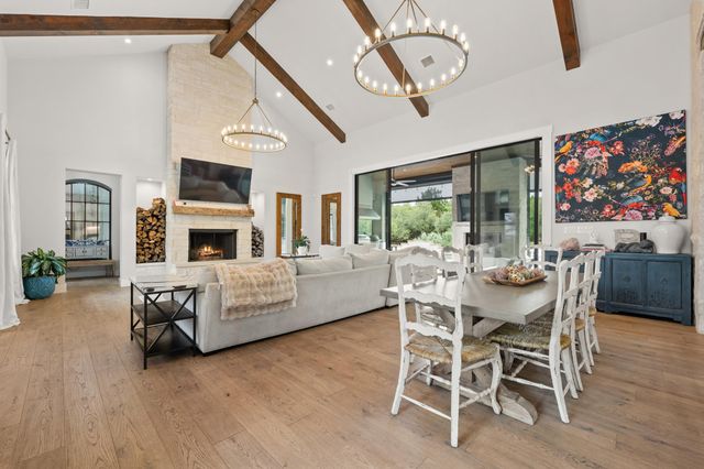 169 Golden Eagle LN, Dripping Springs, TX 78620