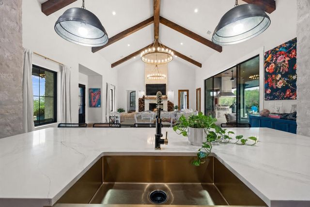 169 Golden Eagle LN, Dripping Springs, TX 78620