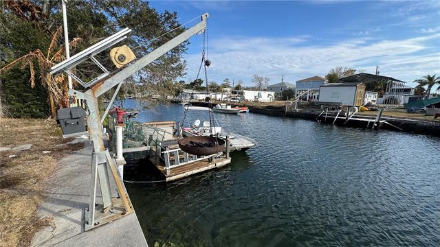 5290 CIRCLE DRIVE, Weeki Wachee, FL 34607