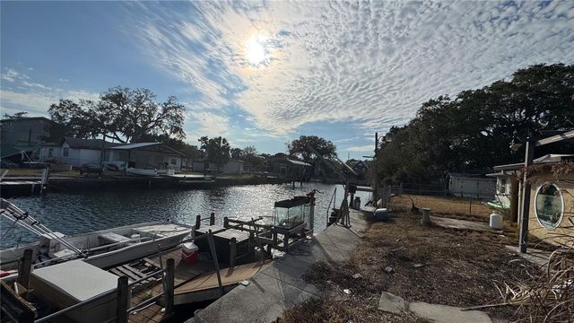 5290 CIRCLE DRIVE, Weeki Wachee, FL 34607