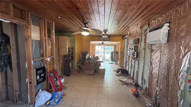 5290 CIRCLE DRIVE, Weeki Wachee, FL 34607