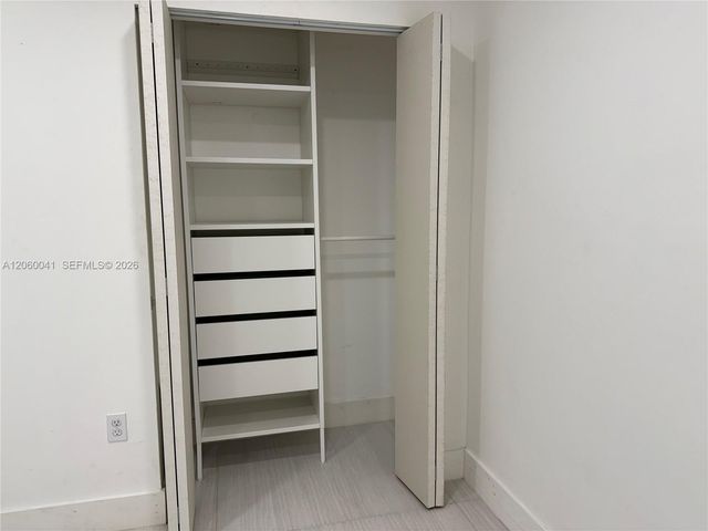 9405 Fontainebleau Blvd 113-22, Miami, FL 33172