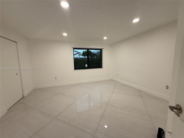 9405 Fontainebleau Blvd 113-22, Miami, FL 33172