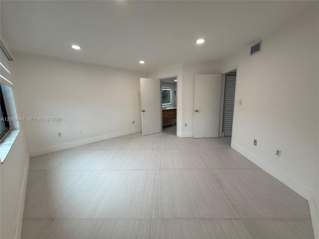 9405 Fontainebleau Blvd 113-22, Miami, FL 33172