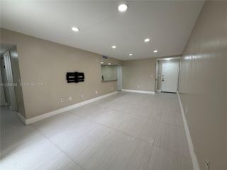 9405 Fontainebleau Blvd 113-22, Miami, FL 33172