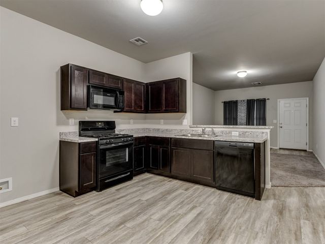 4321 Winding Brook, Harrah, OK 73045