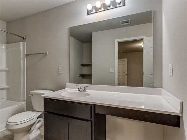 4321 Winding Brook, Harrah, OK 73045