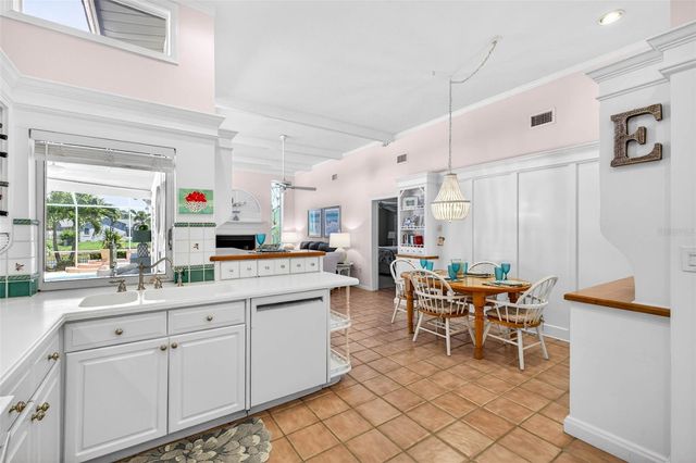 11671 HARBORSIDE CIRCLE, Largo, FL 33773