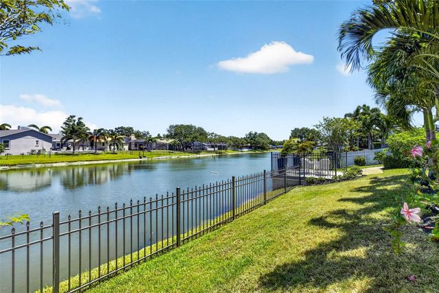 11671 HARBORSIDE CIRCLE, Largo, FL 33773