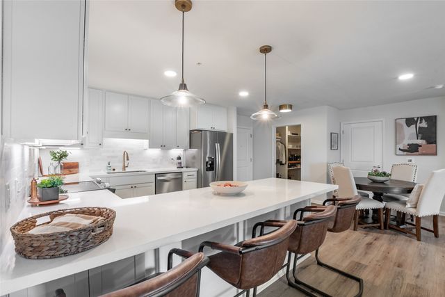 8381 Davis Boulevard 306, North Richland Hills, TX 76182