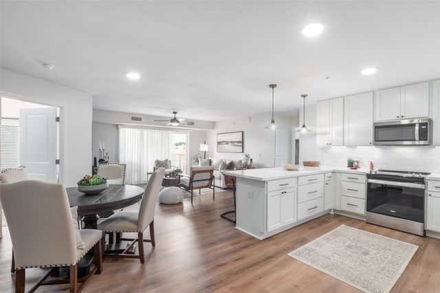 8381 Davis Boulevard 306, North Richland Hills, TX 76182