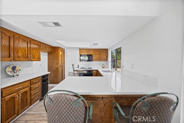 601 Las Arenas Court, Bakersfield, CA 93314