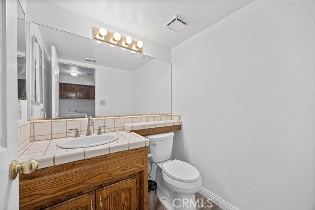 601 Las Arenas Court, Bakersfield, CA 93314