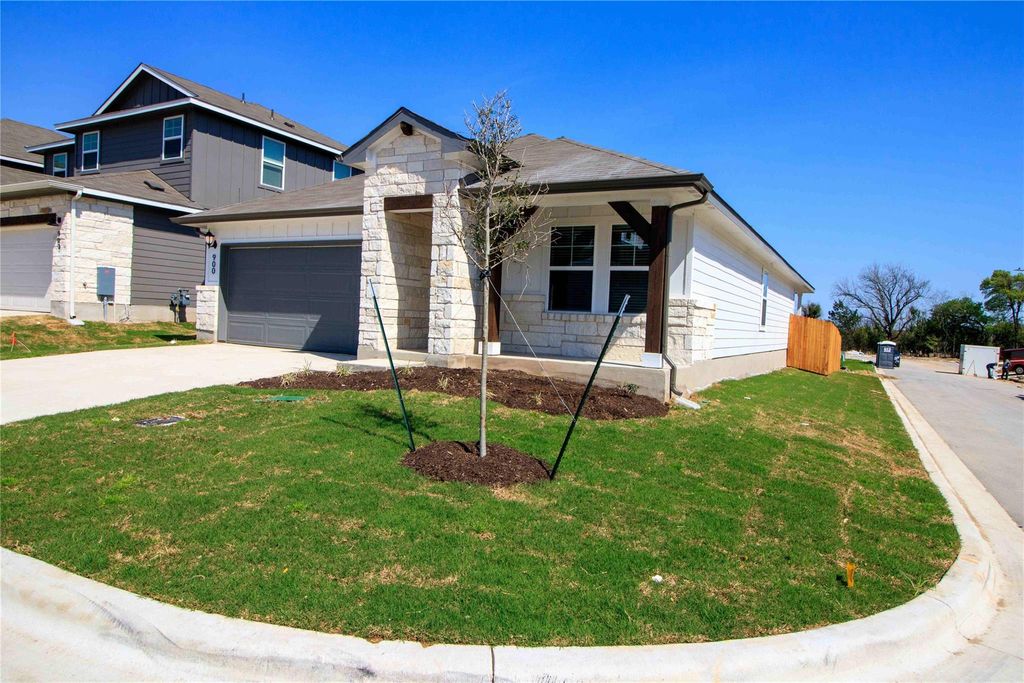 900 Limestone Shoals RD, Austin, TX 78748