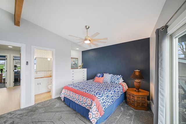 1043 E Northshore Drive, Syracuse, IN 46567