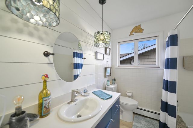 1043 E Northshore Drive, Syracuse, IN 46567