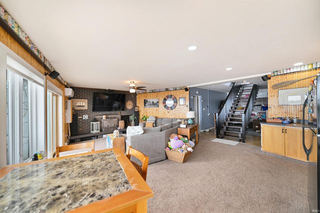 1043 E Northshore Drive, Syracuse, IN 46567