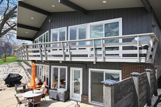 1043 E Northshore Drive, Syracuse, IN 46567