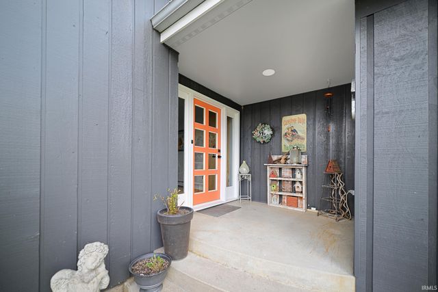 1043 E Northshore Drive, Syracuse, IN 46567