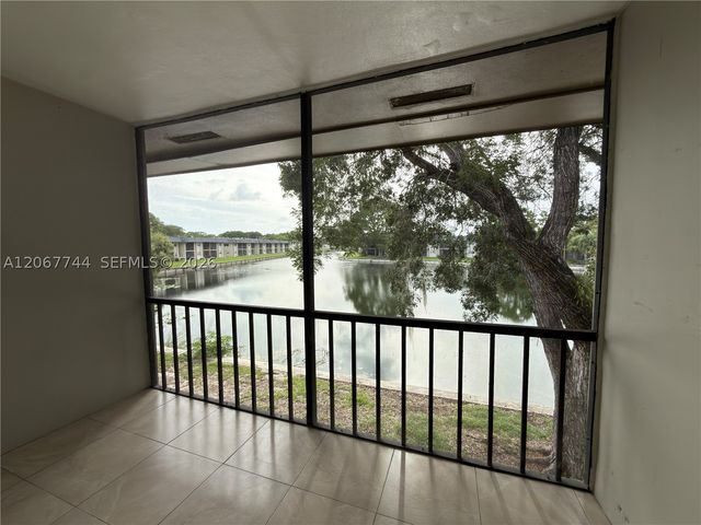 7801 S Colony Cir S 202, Tamarac, FL 33321
