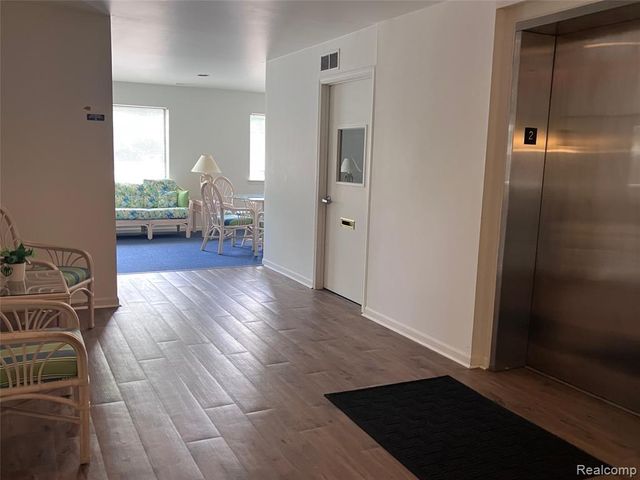 1127 S Lake Drive 206, Novi, MI 48377