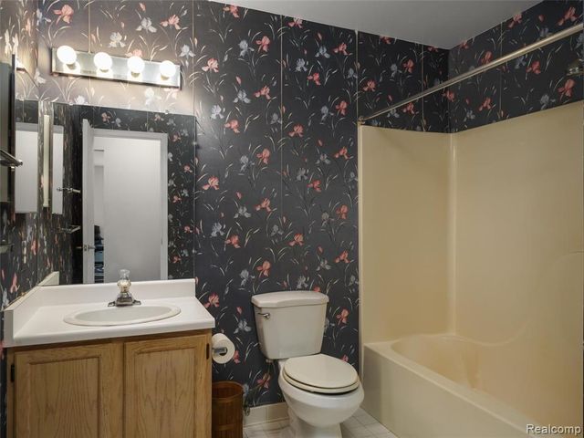 1127 S Lake Drive 206, Novi, MI 48377