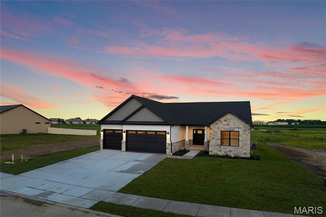 309 Rumsfeld Drive, Troy, IL 62294