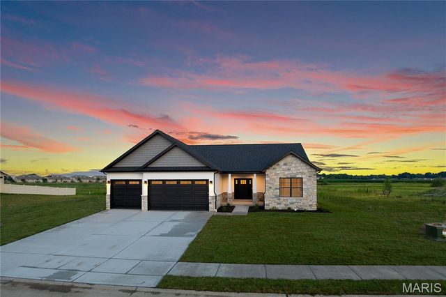 309 Rumsfeld Drive, Troy, IL 62294