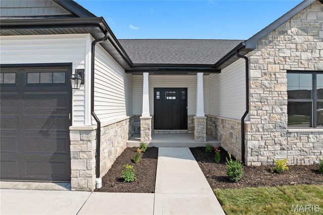 309 Rumsfeld Drive, Troy, IL 62294