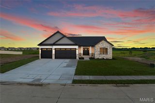 309 Rumsfeld Drive, Troy, IL 62294